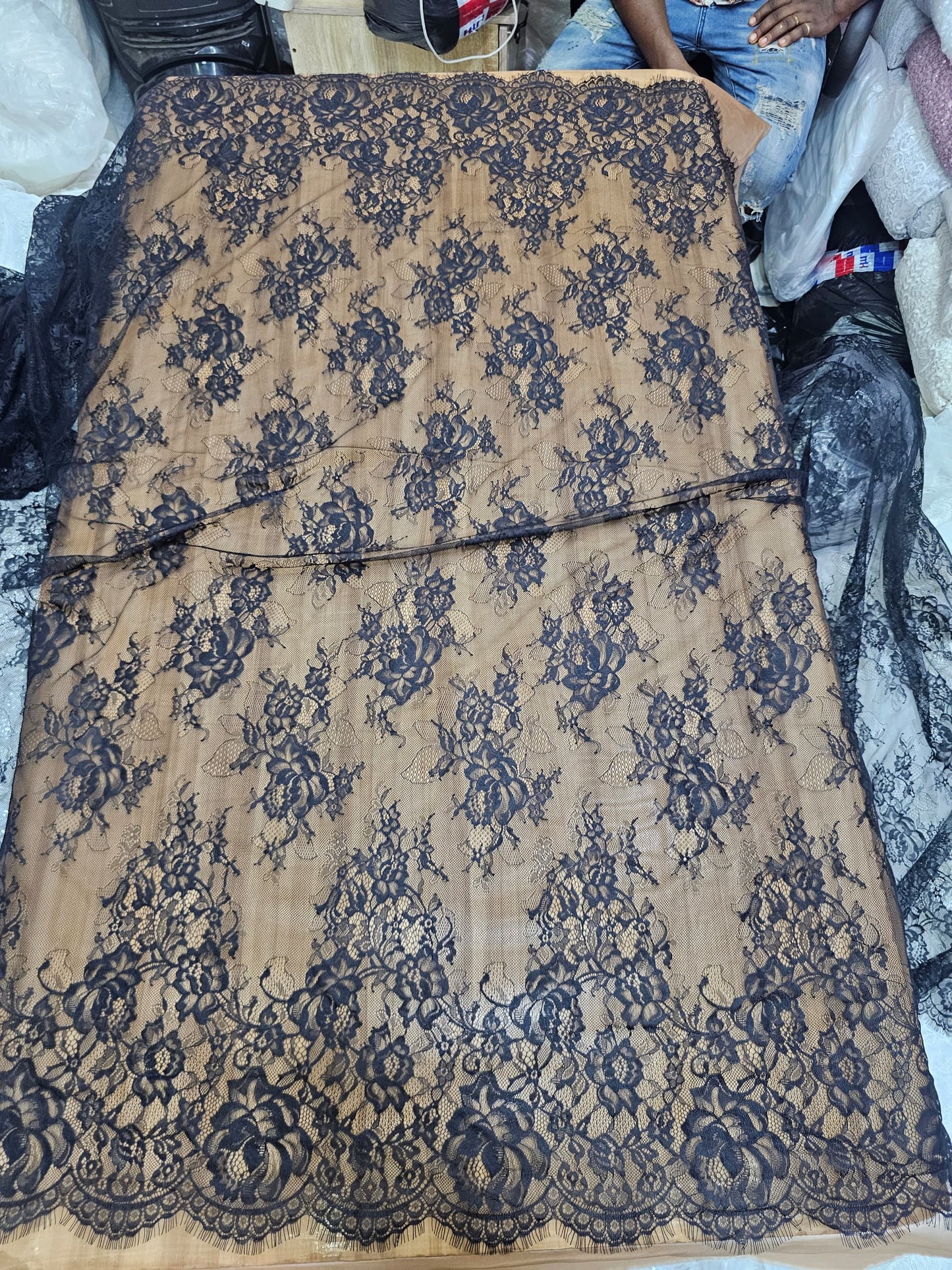 BLACK CHANTILLY LACE