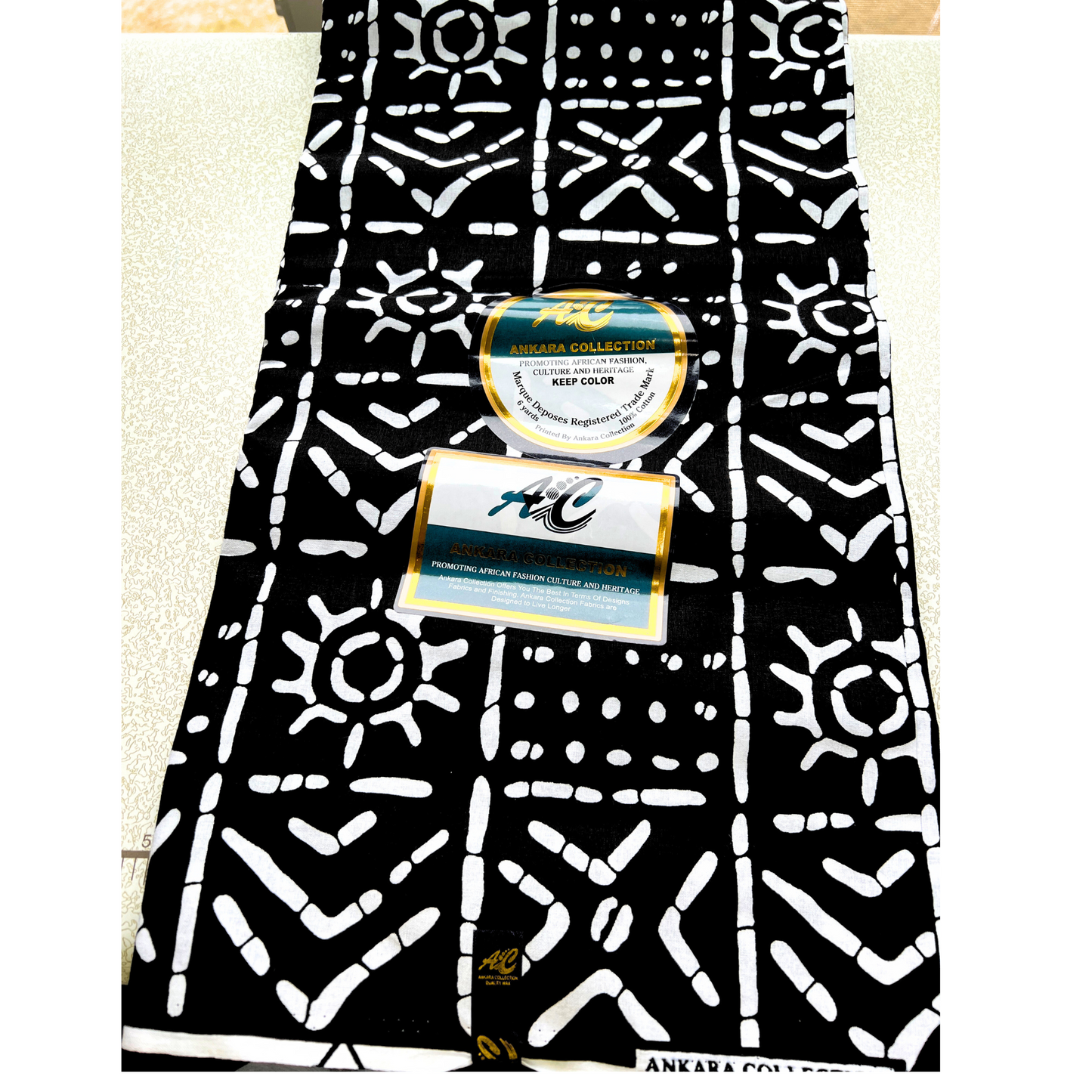 BLACK & WHITE TRIBAL PRINT