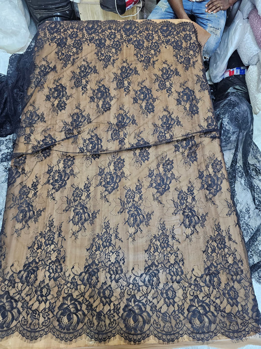 BLACK CHANTILLY LACE